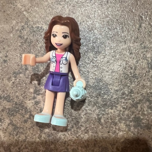 Lego Friends Emmas Mobile Vet Clinic - Picture 3 of 3